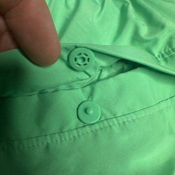 Under Armour Men's Icon Volley Short 5.5" NWT Size Medium (Vapor Green/White) - Picture 12 of 16